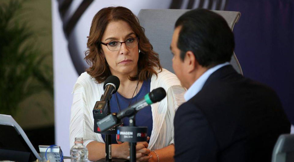 Fernanda Familiar desde Nuevo Laredo.